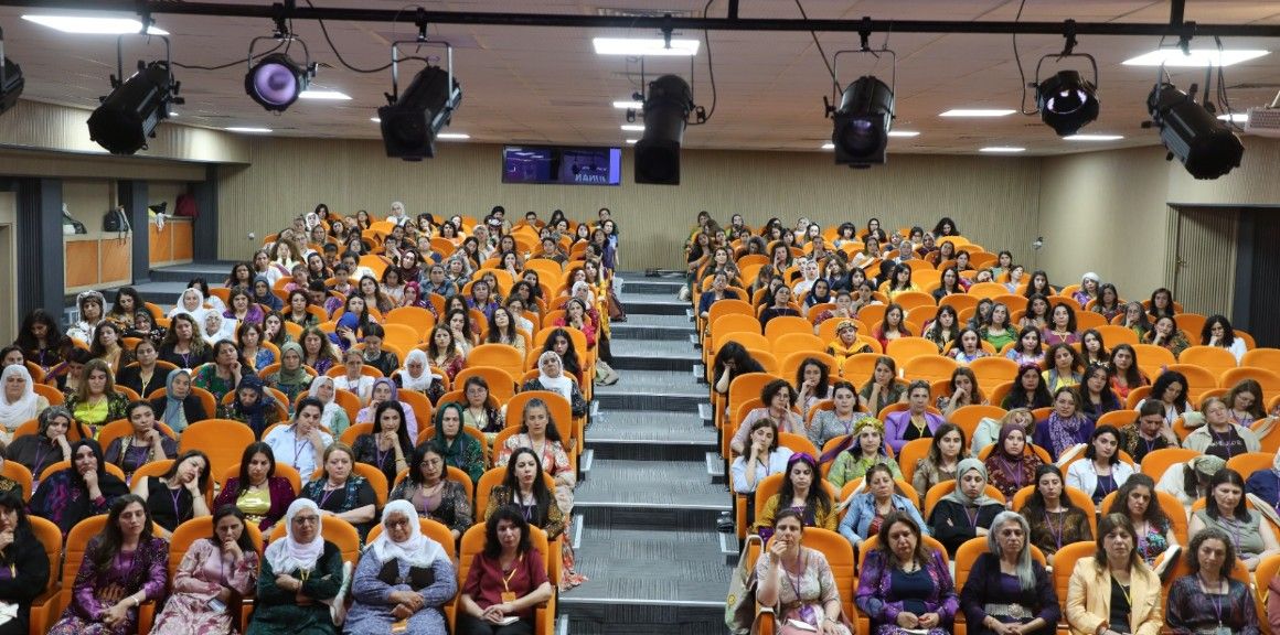 Demokratik Yerel Yönetimler Kadın Konferansı başladı